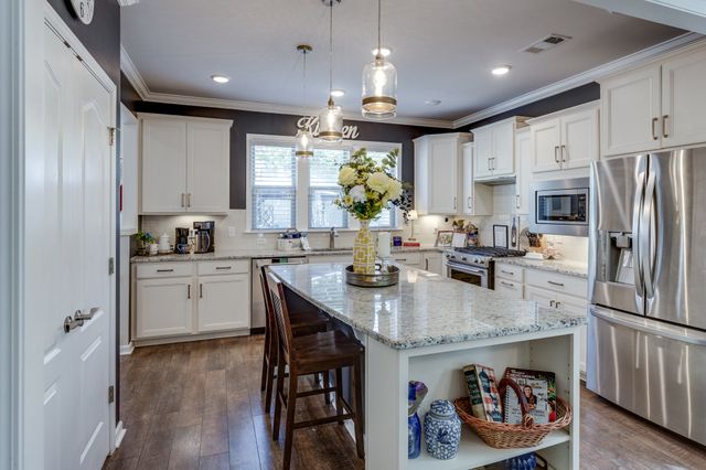 626 Overton Way, Spring Hill, TN 37174