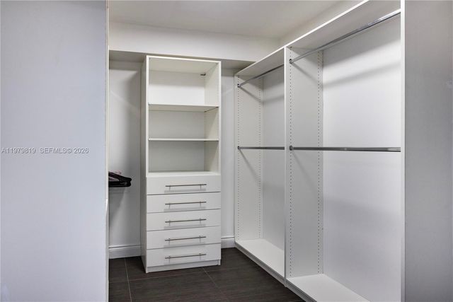 19900 E Country Club Dr 311, Aventura, FL 33180