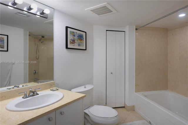 19900 E Country Club Dr 311, Aventura, FL 33180