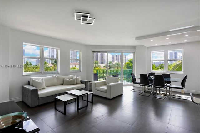 19900 E Country Club Dr 311, Aventura, FL 33180