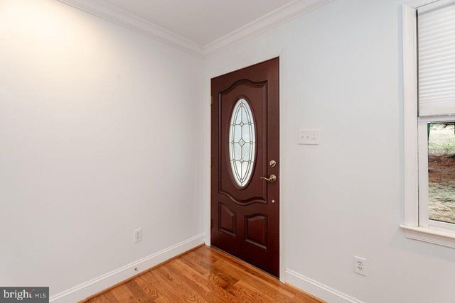 121 SPIKER LN, Strasburg, VA 22657