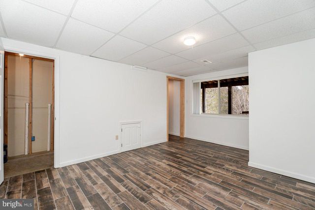 121 SPIKER LN, Strasburg, VA 22657