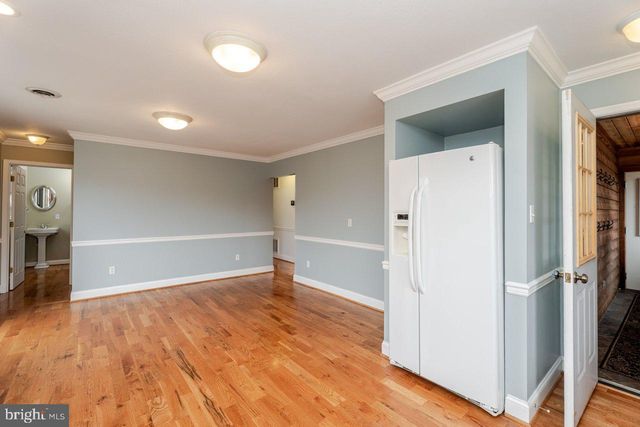 121 SPIKER LN, Strasburg, VA 22657