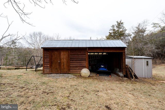 121 SPIKER LN, Strasburg, VA 22657