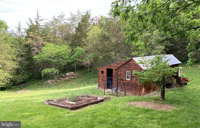 121 SPIKER LN, Strasburg, VA 22657