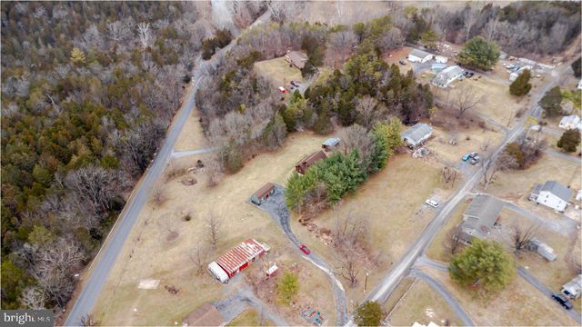 121 SPIKER LN, Strasburg, VA 22657