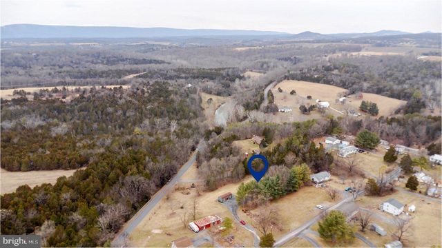 121 SPIKER LN, Strasburg, VA 22657