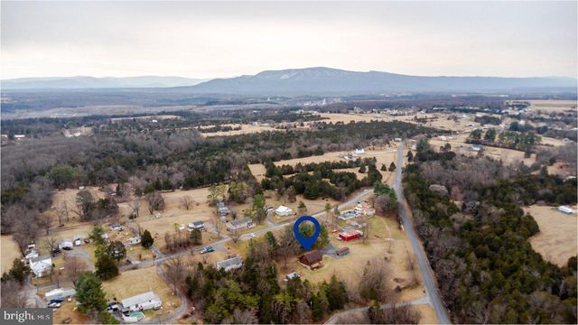 121 SPIKER LN, Strasburg, VA 22657