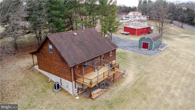 121 SPIKER LN, Strasburg, VA 22657