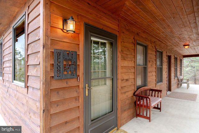 121 SPIKER LN, Strasburg, VA 22657