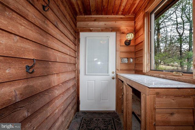 121 SPIKER LN, Strasburg, VA 22657