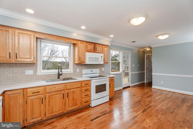 121 SPIKER LN, Strasburg, VA 22657