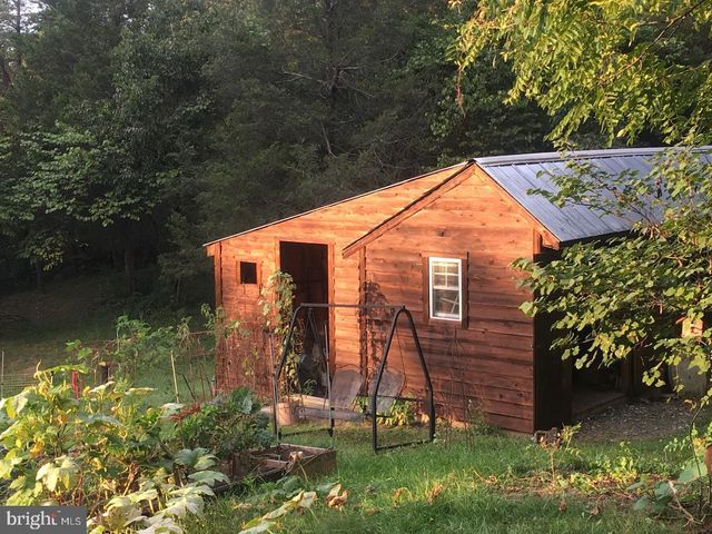 121 SPIKER LN, Strasburg, VA 22657