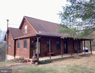 121 SPIKER LN, Strasburg, VA 22657