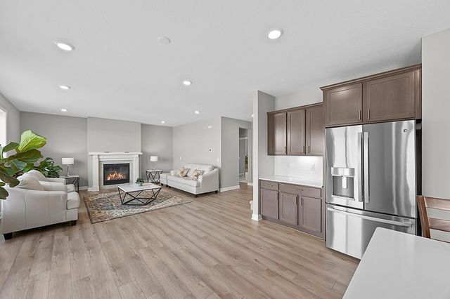 819 Spancil Hill View, Woodbury, MN 55129