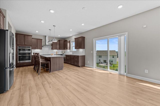 819 Spancil Hill View, Woodbury, MN 55129
