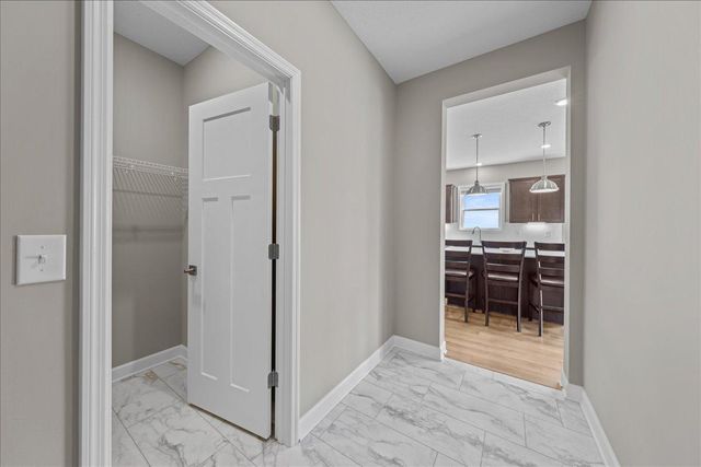 819 Spancil Hill View, Woodbury, MN 55129