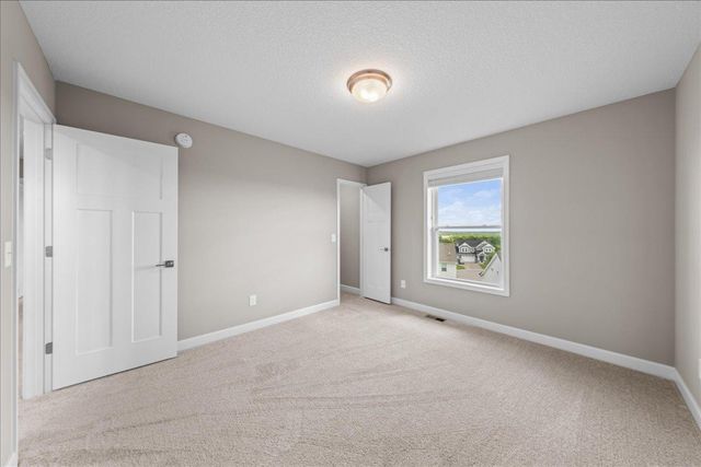 819 Spancil Hill View, Woodbury, MN 55129