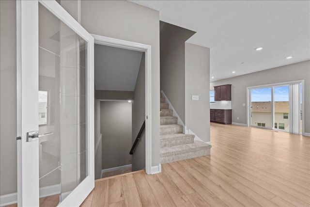 819 Spancil Hill View, Woodbury, MN 55129