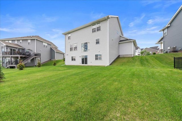 819 Spancil Hill View, Woodbury, MN 55129