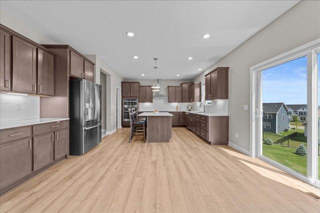 819 Spancil Hill View, Woodbury, MN 55129