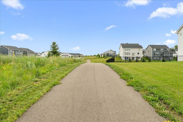 819 Spancil Hill View, Woodbury, MN 55129