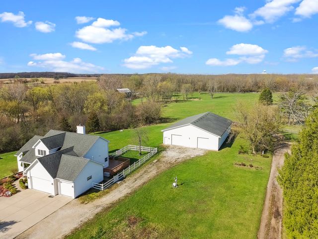 41604 N Hunt Club Road, Wadsworth, IL 60083