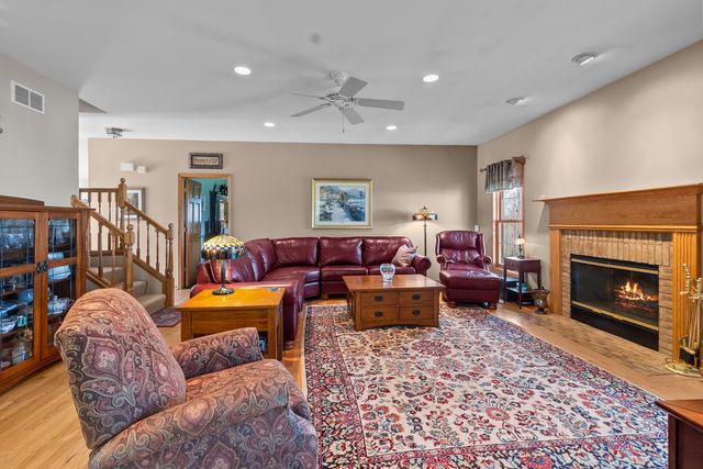 41604 N Hunt Club Road, Wadsworth, IL 60083