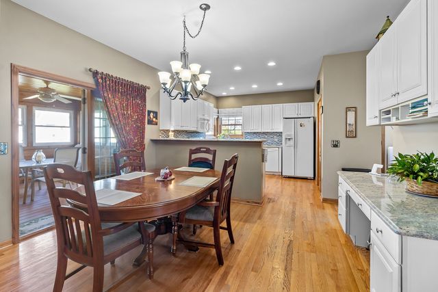 41604 N Hunt Club Road, Wadsworth, IL 60083
