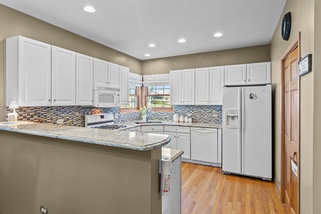 41604 N Hunt Club Road, Wadsworth, IL 60083