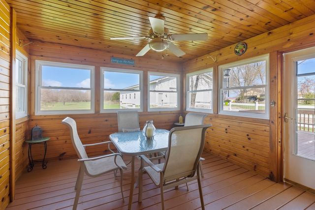 41604 N Hunt Club Road, Wadsworth, IL 60083