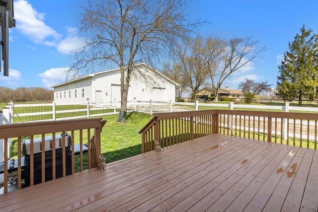 41604 N Hunt Club Road, Wadsworth, IL 60083