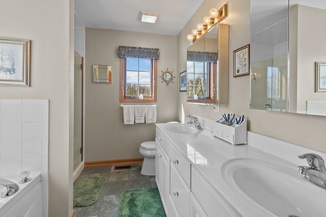 41604 N Hunt Club Road, Wadsworth, IL 60083
