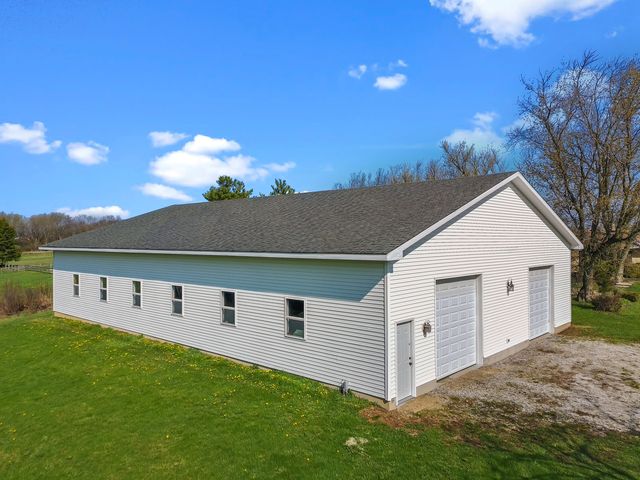 41604 N Hunt Club Road, Wadsworth, IL 60083
