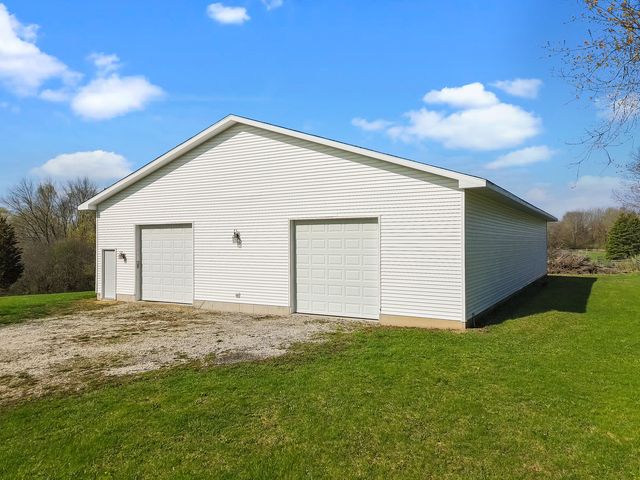 41604 N Hunt Club Road, Wadsworth, IL 60083