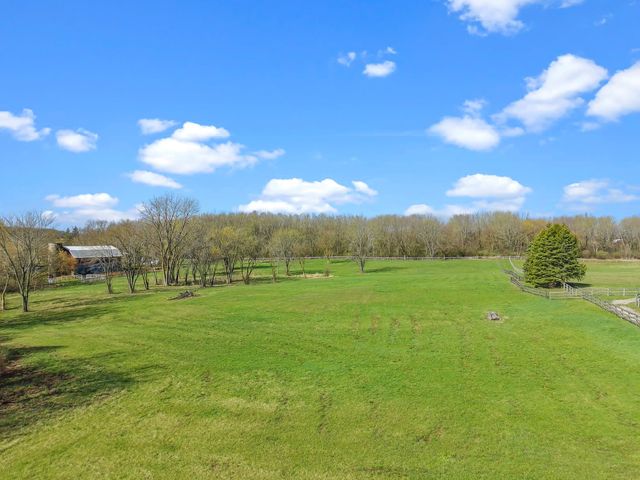 41604 N Hunt Club Road, Wadsworth, IL 60083