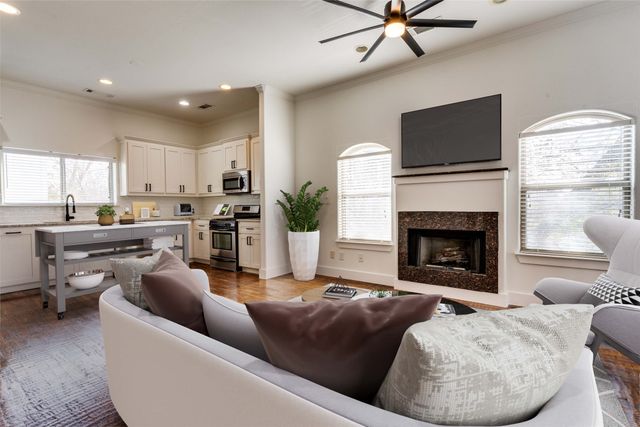 5922 Ross Avenue B, Dallas, TX 75206