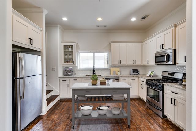 5922 Ross Avenue B, Dallas, TX 75206