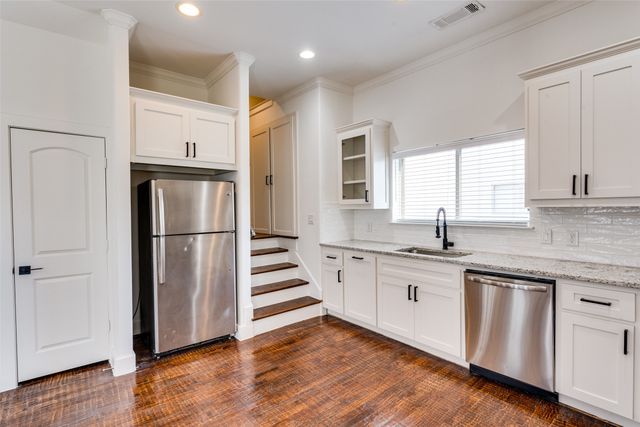 5922 Ross Avenue B, Dallas, TX 75206