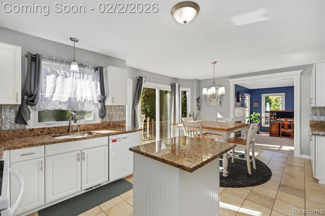 1022 Pointe Place Boulevard, Rochester, MI 48307