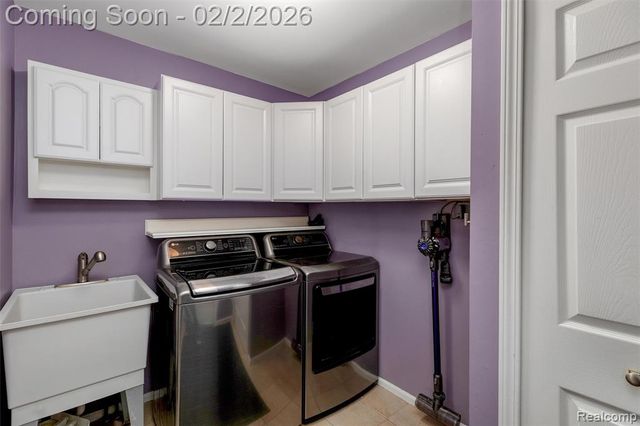 1022 Pointe Place Boulevard, Rochester, MI 48307