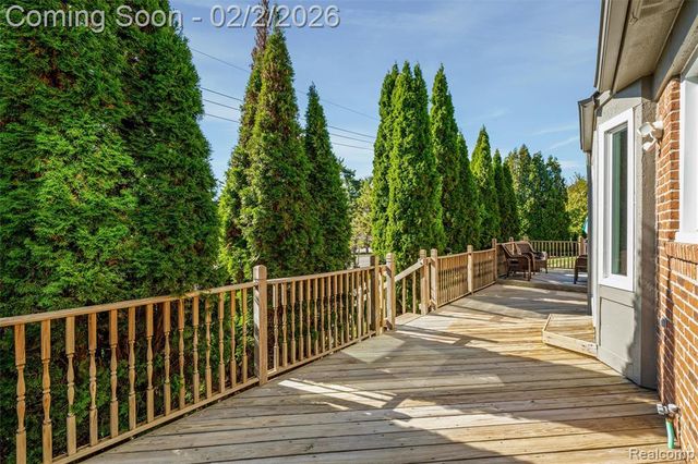 1022 Pointe Place Boulevard, Rochester, MI 48307