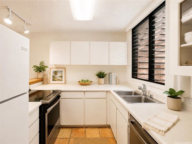 1015 Aoloa Place 219, Kailua, HI 96734