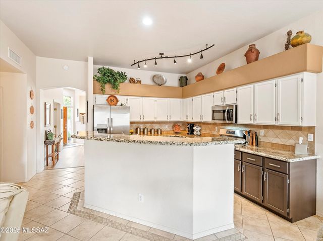 7632 E Park View Drive, Tucson, AZ 85715