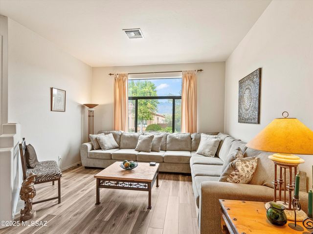 7632 E Park View Drive, Tucson, AZ 85715