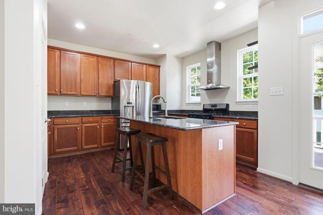 9810 SOLAR CRSE, Laurel, MD 20723