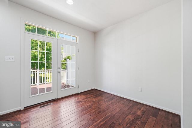 9810 SOLAR CRSE, Laurel, MD 20723