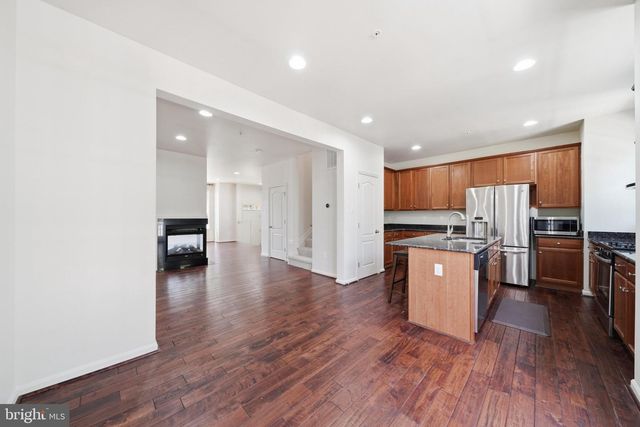 9810 SOLAR CRSE, Laurel, MD 20723