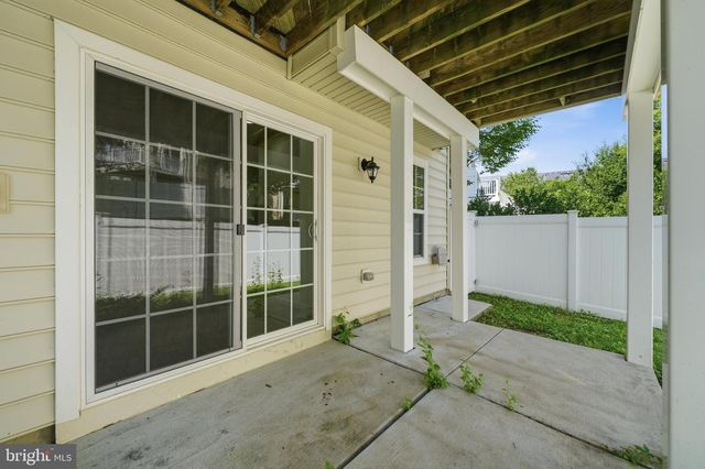9810 SOLAR CRSE, Laurel, MD 20723
