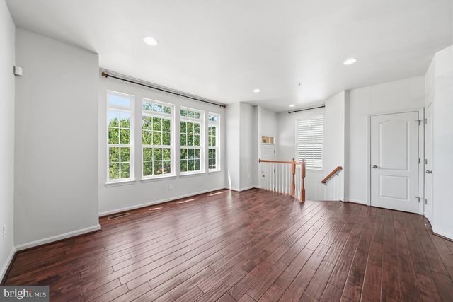 9810 SOLAR CRSE, Laurel, MD 20723